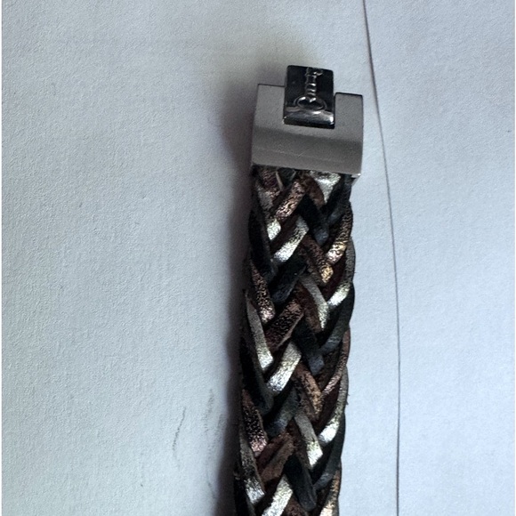 🧩 Fossil Tri-Colour Braided Leather Bracelet – Edgy & Effortlessly Cool 🖤✨ - Picture 8 of 16